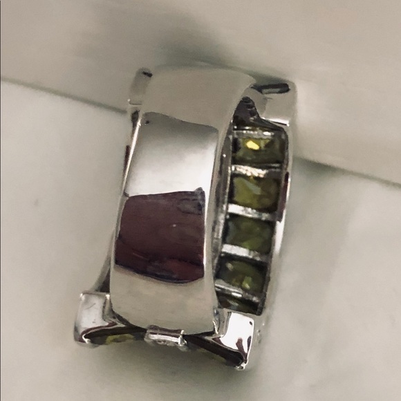 Ring - Picture 2 of 2